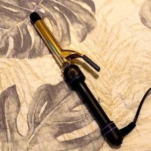 Hot Tools professional 1in curling iron.